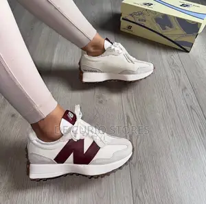 New Balance 327