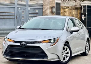 Toyota Corolla 2024 Silver