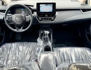 Toyota Corolla 2024 Silver