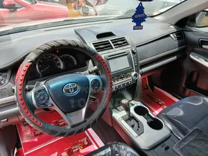 Toyota Camry SE 4dr Sedan (2.5L 4cyl 6A) 2013 Silver