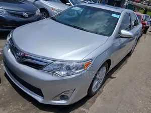 Toyota Camry XLE 4dr Sedan (2.5L 4cyl 6A) 2012 Silver