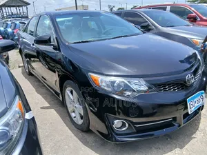 Toyota Camry SE 4dr Sedan (2.5L 4cyl 6A) 2013 Black