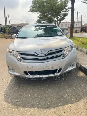 Toyota Venza LE 2012 Silver