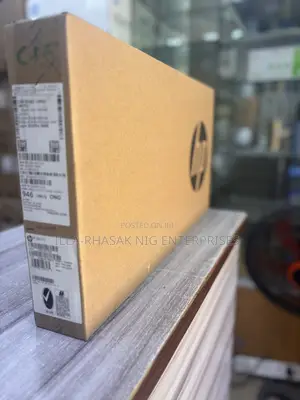 New Laptop HP 250 G10 8GB Intel Core i5 SSD 512GB