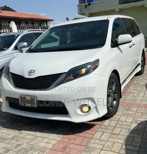 Toyota Sienna 2016 White