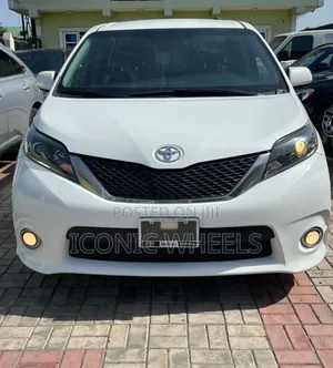 Toyota Sienna 2016 White