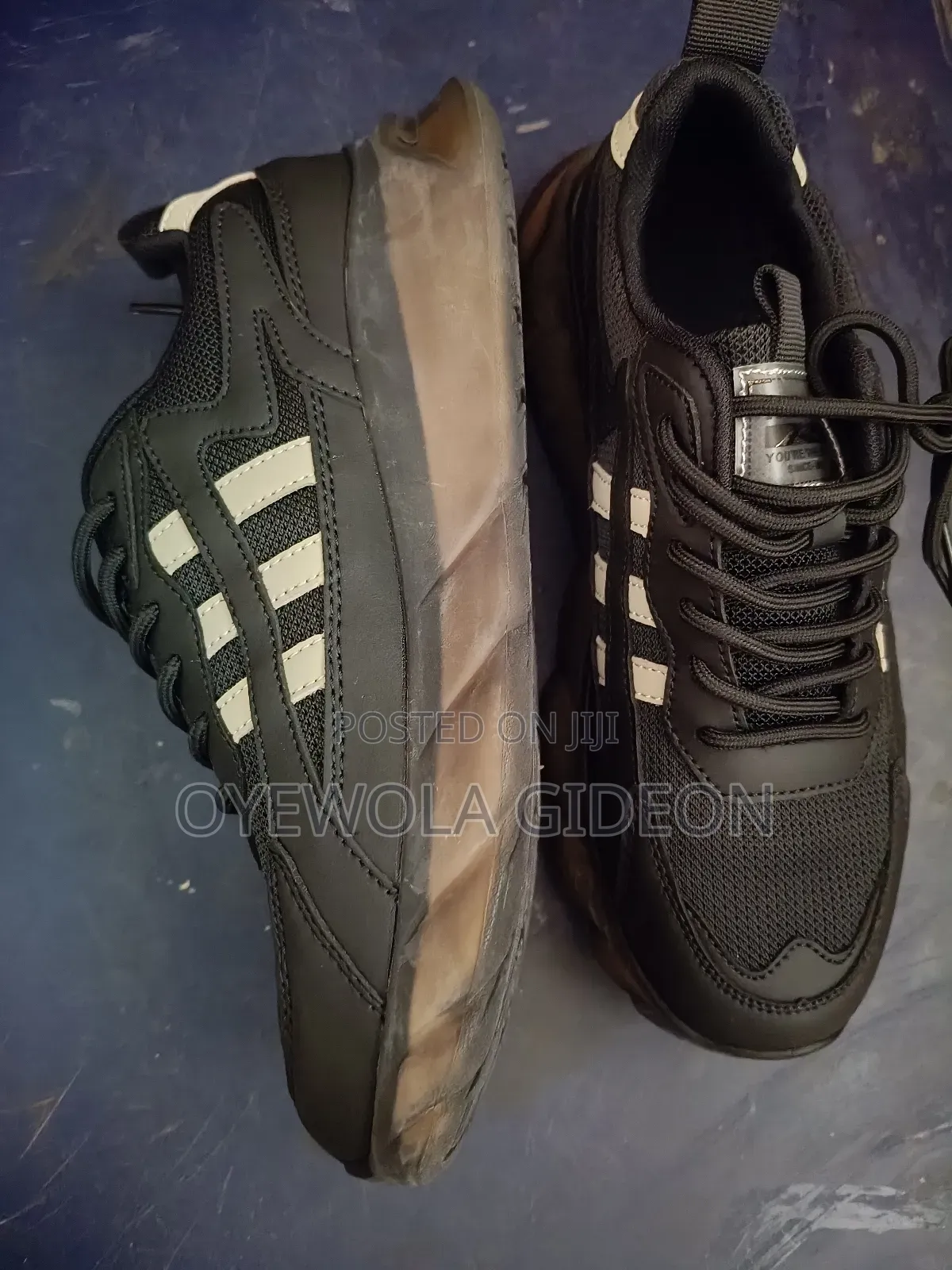Black Sneaker