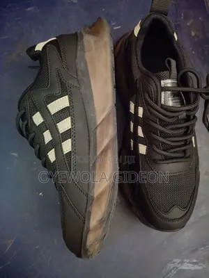 Black Sneaker