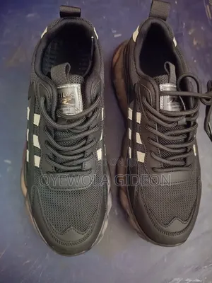 Black Sneaker