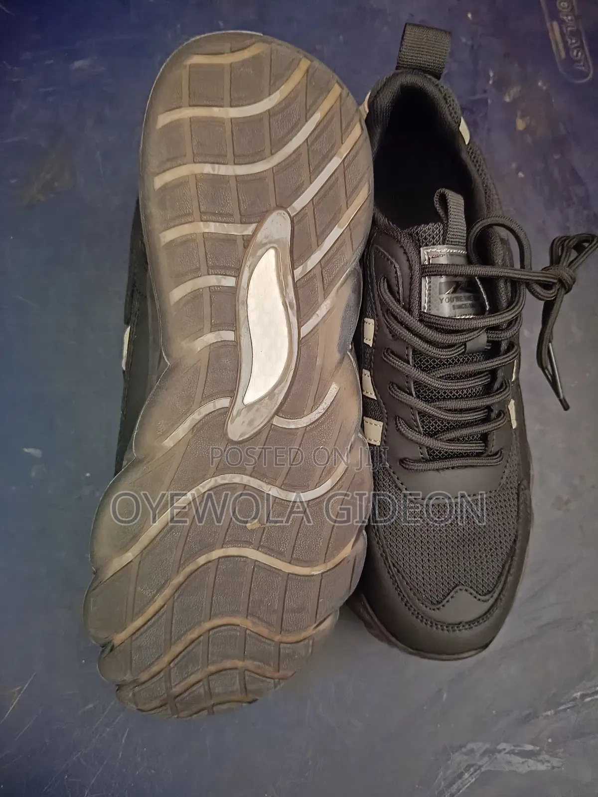 Black Sneaker