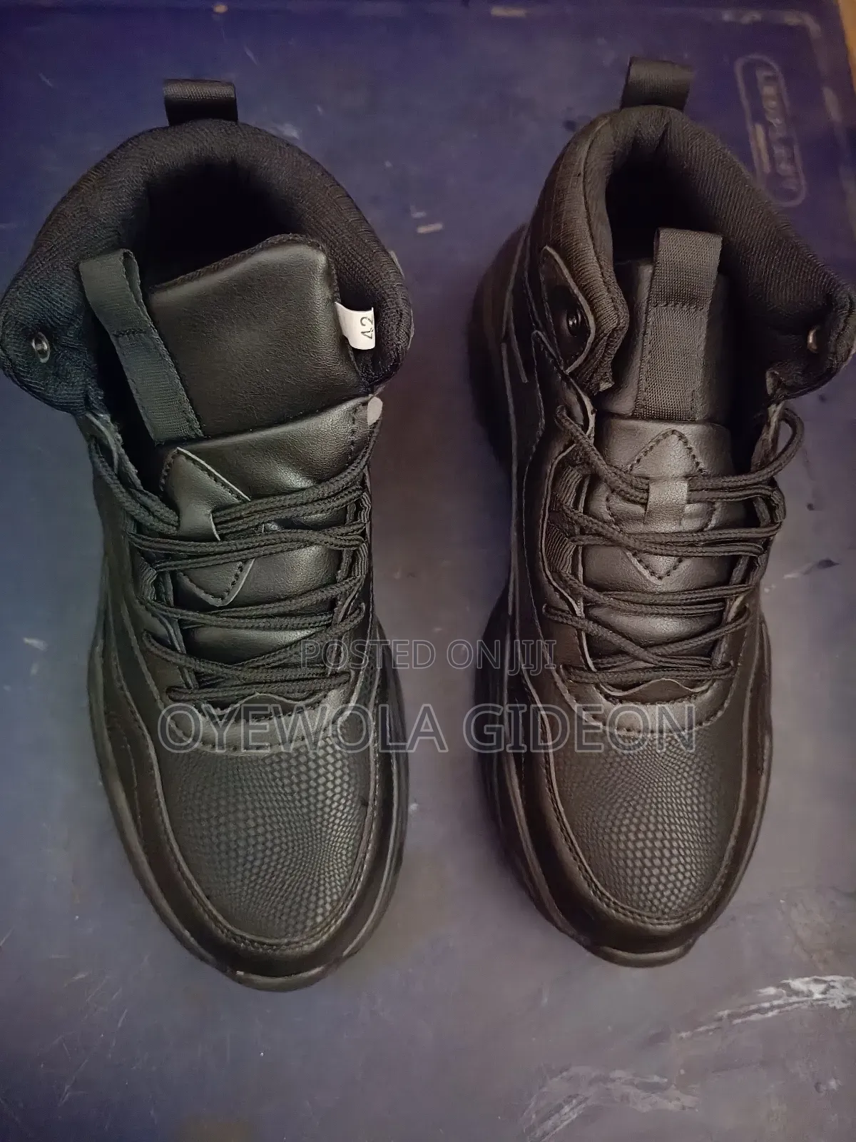 Black Sneaker