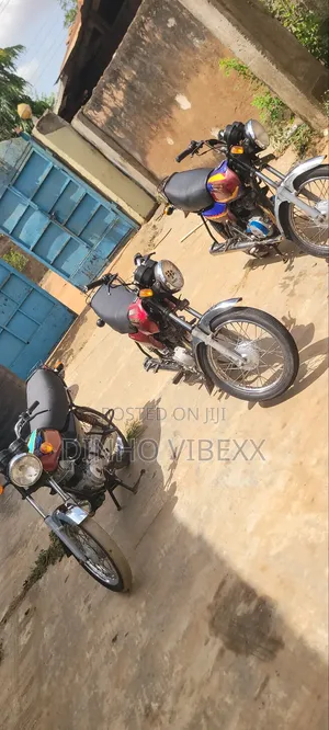 Bajaj Boxer 2022 Red