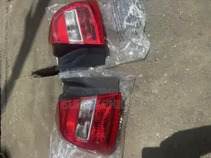 Gla 250 Tail Light Set Brand New Direct