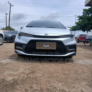 Toyota Corolla LE 2023 Silver