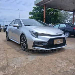Toyota Corolla LE 2023 Silver