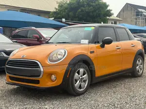 Mini Cooper 2017 Orange