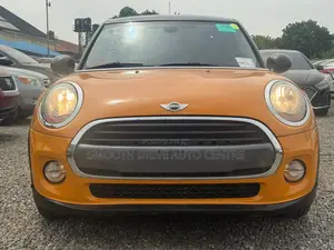 Mini Cooper 2017 Orange