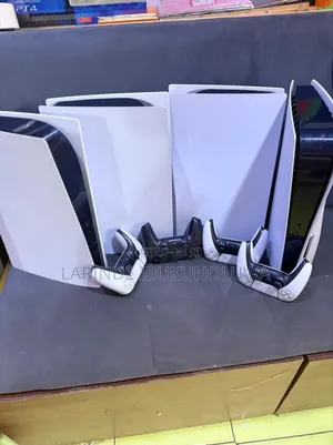 Uk Used Ps5 1tb With 2 Pads