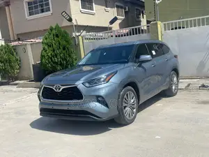 Toyota Highlander Platinum 2022 Blue