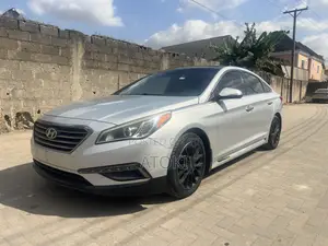 Hyundai Sonata Limited 4dr Sedan (2.4L 4cyl 6A) 2015 Silver