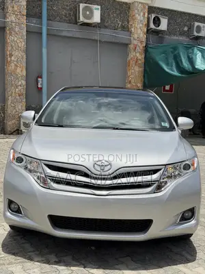 Toyota Venza AWD 2010 Silver