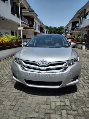 Toyota Venza 2010 Silver