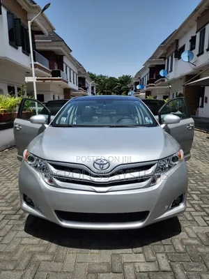 Toyota Venza 2010 Silver