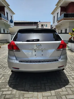 Toyota Venza 2010 Silver