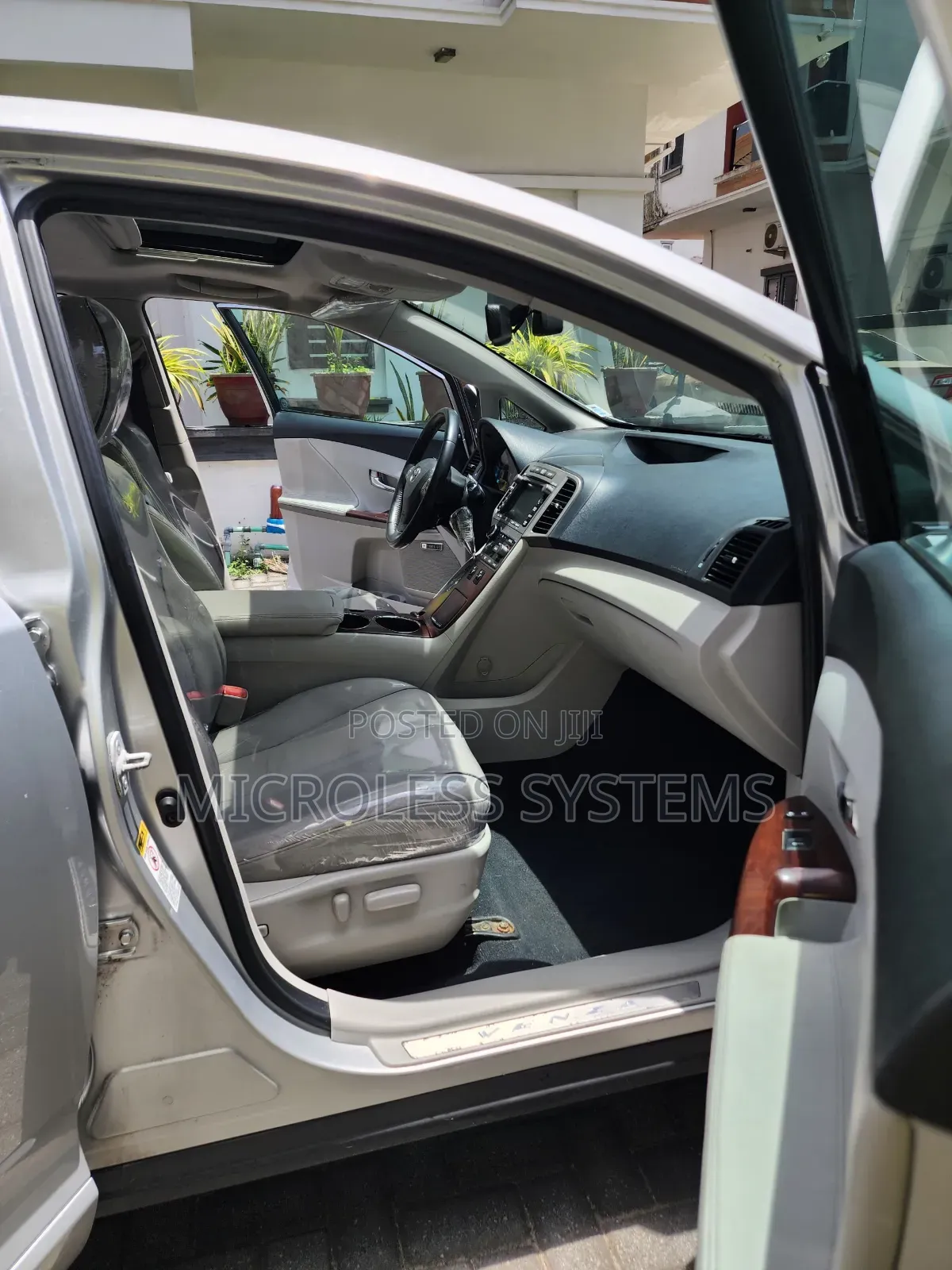 Toyota Venza 2010 Silver