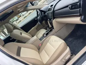 Toyota Camry XLE 4dr Sedan (3.5L 6cyl 6A) 2014 White