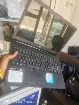 Laptop HP 15-da2933nia 4GB AMD A8 HDD+SSD 320GB