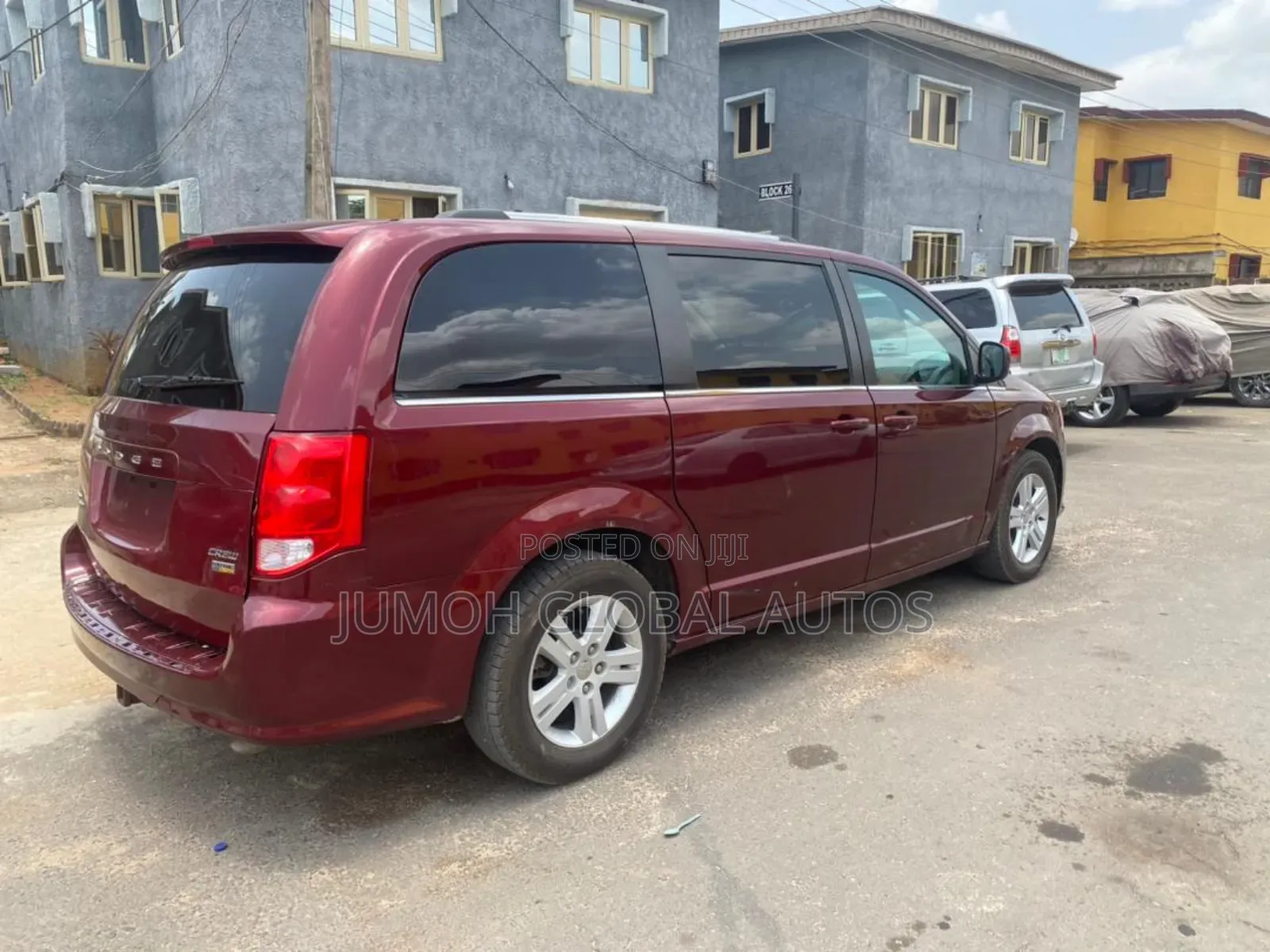 Dodge Caravan 2019 Red
