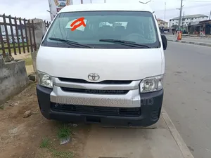 Toyota HiAce 2015 White