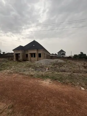 4bdrm Bungalow in Bola Estate Elebu for sale