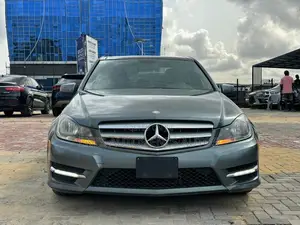 Mercedes-Benz C300 Luxury 4Matic Sedan AWD (3.0L 6cyl 7A) 2012 Gray