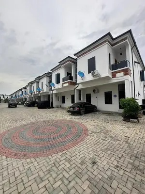 4bdrm Duplex in Vgc for rent
