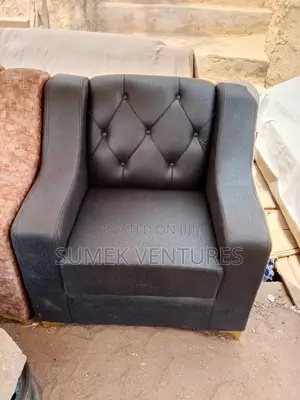 Brand New Black Box Chair Complete Set – Perfect For Home Or Office