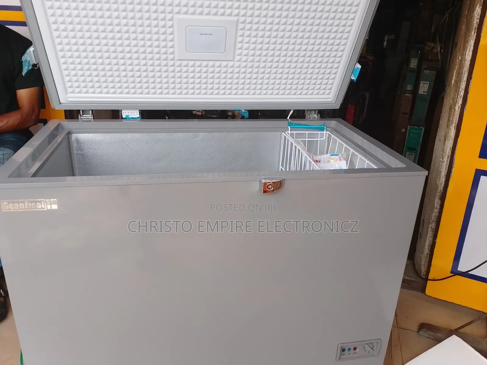 Scanfrost Deep Freezer