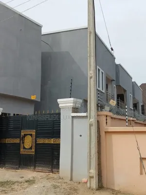 6bdrm Block of Flats in Behind Becky 2, Karu for sale
