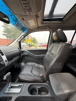 Nissan Frontier 2012 Silver
