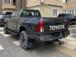 Toyota Hilux Revo Smart Cab Deisel 2.8 AWD 2022 Gray