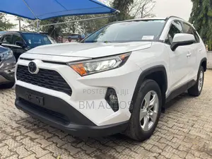 Toyota RAV4 XLE AWD 2020 White