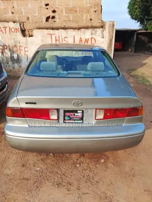 Toyota Camry LE 4dr Sedan (2.4L 4cyl 5M) 2002 Silver