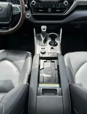 Toyota Highlander Platinum 2021 Red