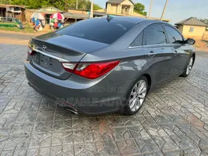 Hyundai Sonata Limited 2.0T Sedan (2.0L 4cyl 6A) 2012 Gray