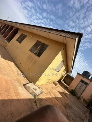 3bdrm Bungalow in Elewuro Estate, Akobo for sale