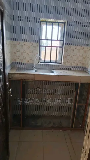 1bdrm Room & Parlour in Lape Estate Road for rent