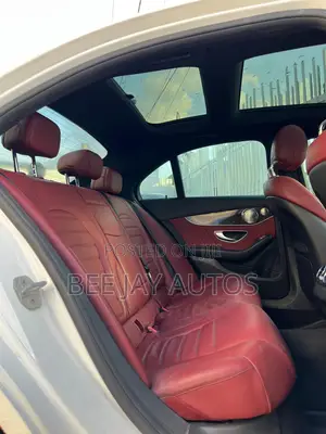 Mercedes-Benz C300 Luxury 4dr AWD 4Matic Sedan (2.0L 4cyl 7A) 2015