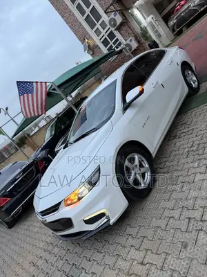 Chevrolet Malibu 2017 White
