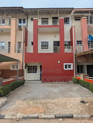 4bdrm Duplex in Gaduwa for rent